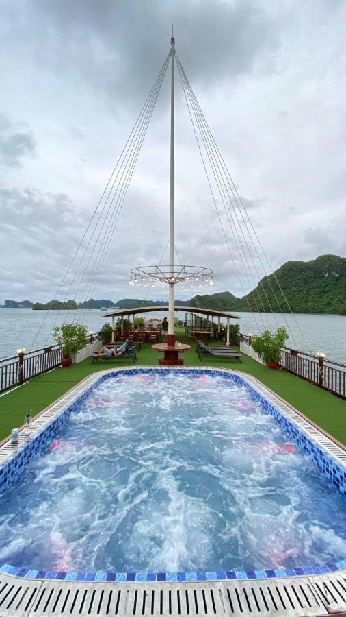 Calypso Cruises Hotel Cat Hai Bagian luar foto