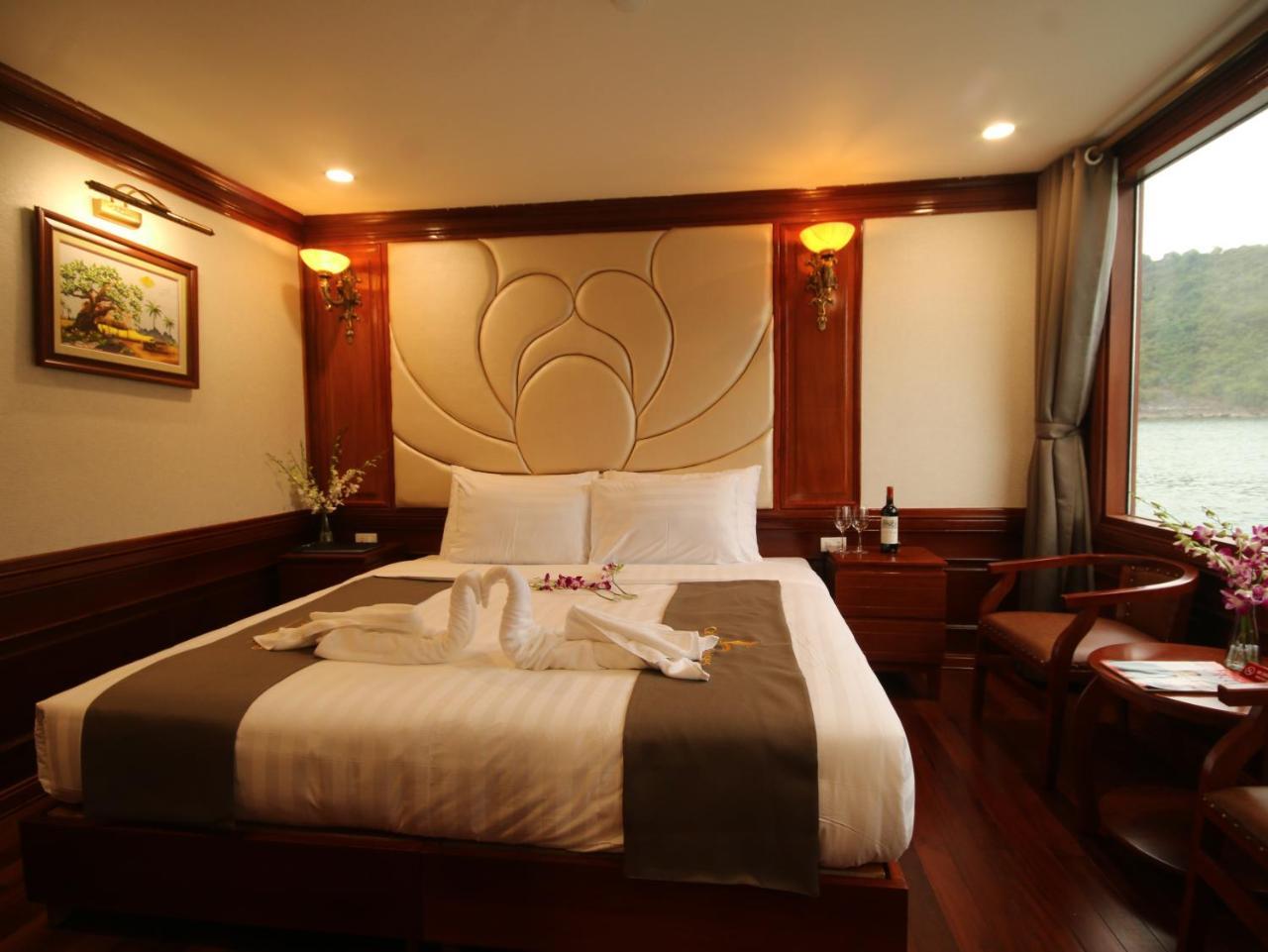 Calypso Cruises Hotel Cat Hai Bagian luar foto